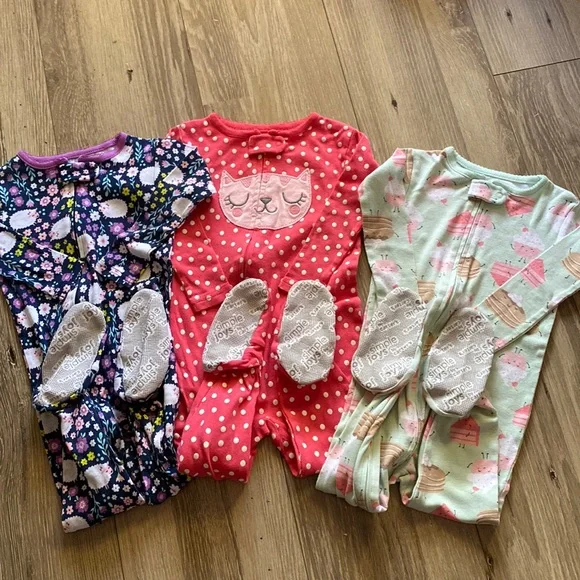 Lot of 3 Carter’s 18M Footed Pajamas